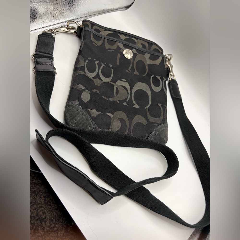 Coach Signature Shoulder bag D05K-8K22 Crossbody Small Canvas Fabric Black Y2K